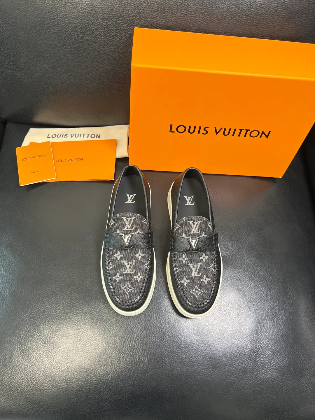 Men's shoes 💰720 Lv high quality top crafts Louis Vuitton, sports sneakers counter synchronization, uppers imported from Italy, high quality splicing colorful complex crafts, imported mesh pads soft and comfortable, soles: original soles specially provided by the original factory, T men's shoes 💰U exclusive movable molded soles super comfortable, original factory single goods, code number 38-44 (customized 45)